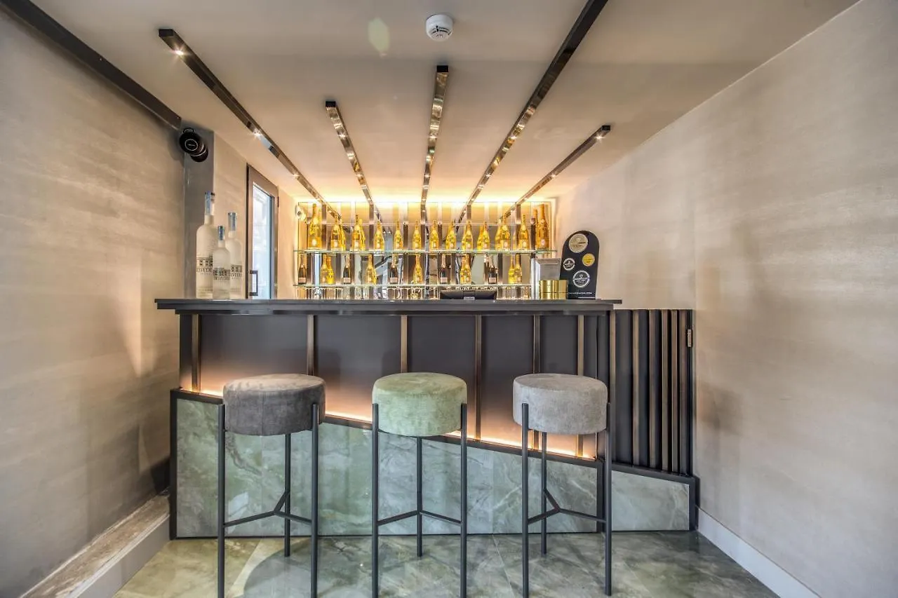 Hotel 77 Seventy-Seven - Maison D'Art Collection Roma 4*,
